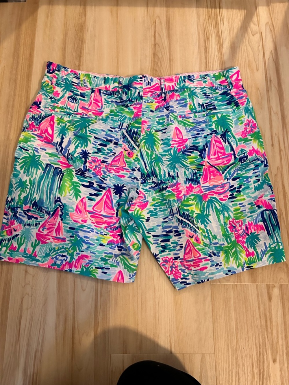 Lilly Pulitzer men’s Beaumont shorts - Picture 7 of 7